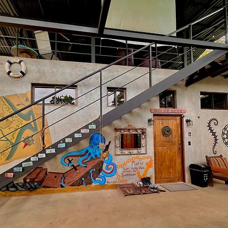 Shipwrecked Hostel Uvita Exterior photo